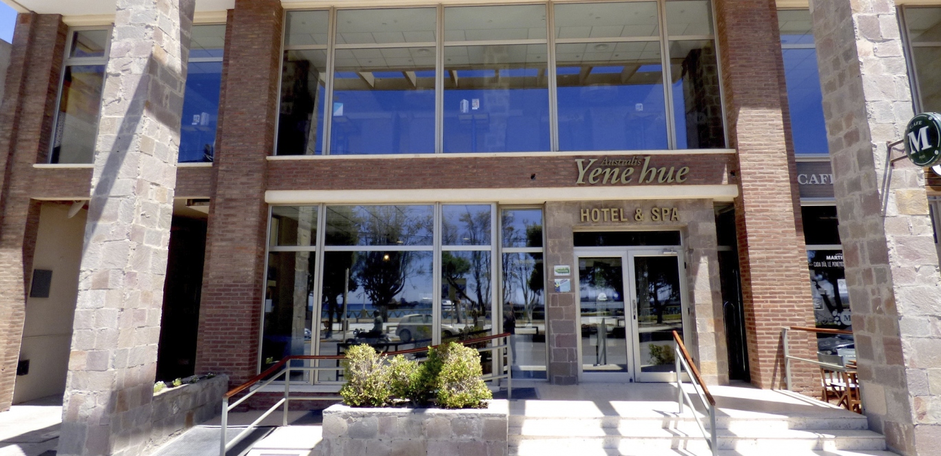 Australis Yene Hue Hotel & Spa 