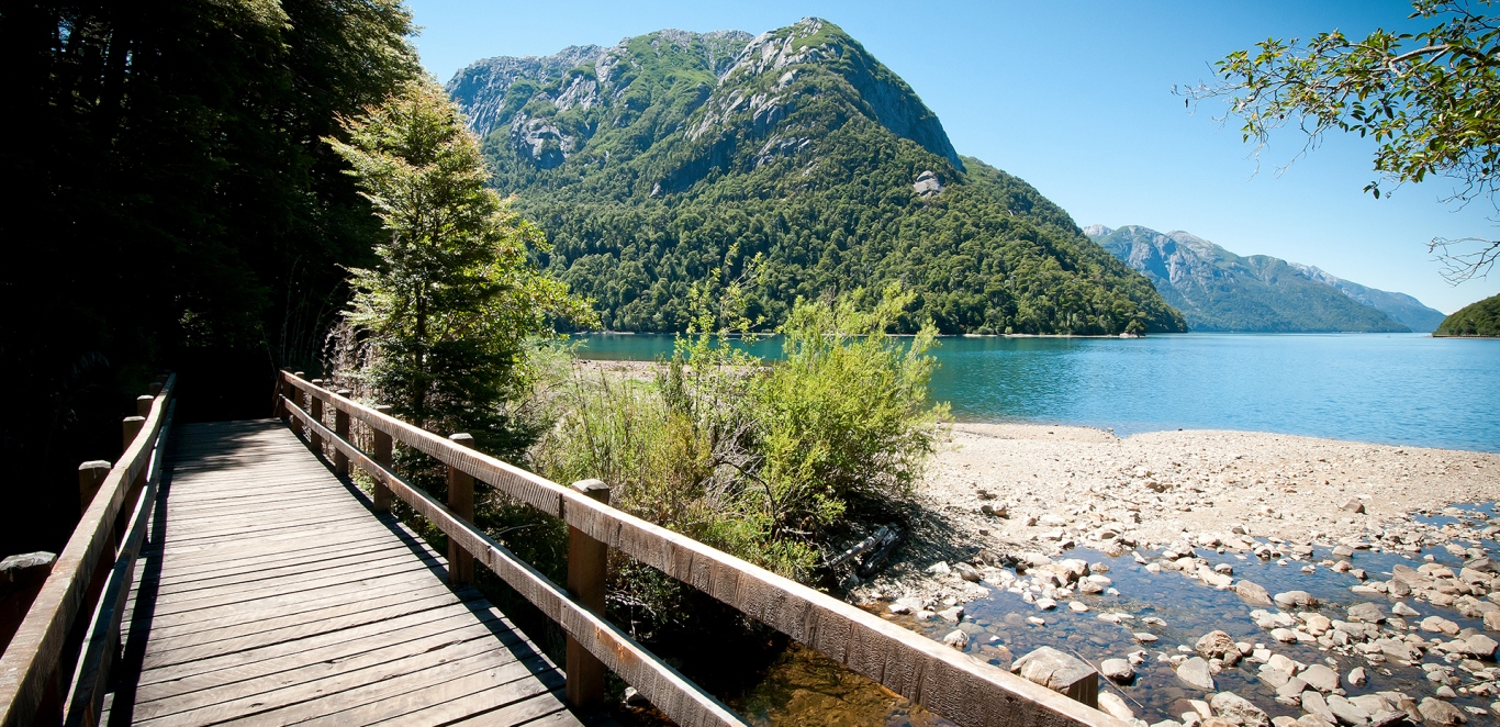 Sendero de la bahia puerto Blest