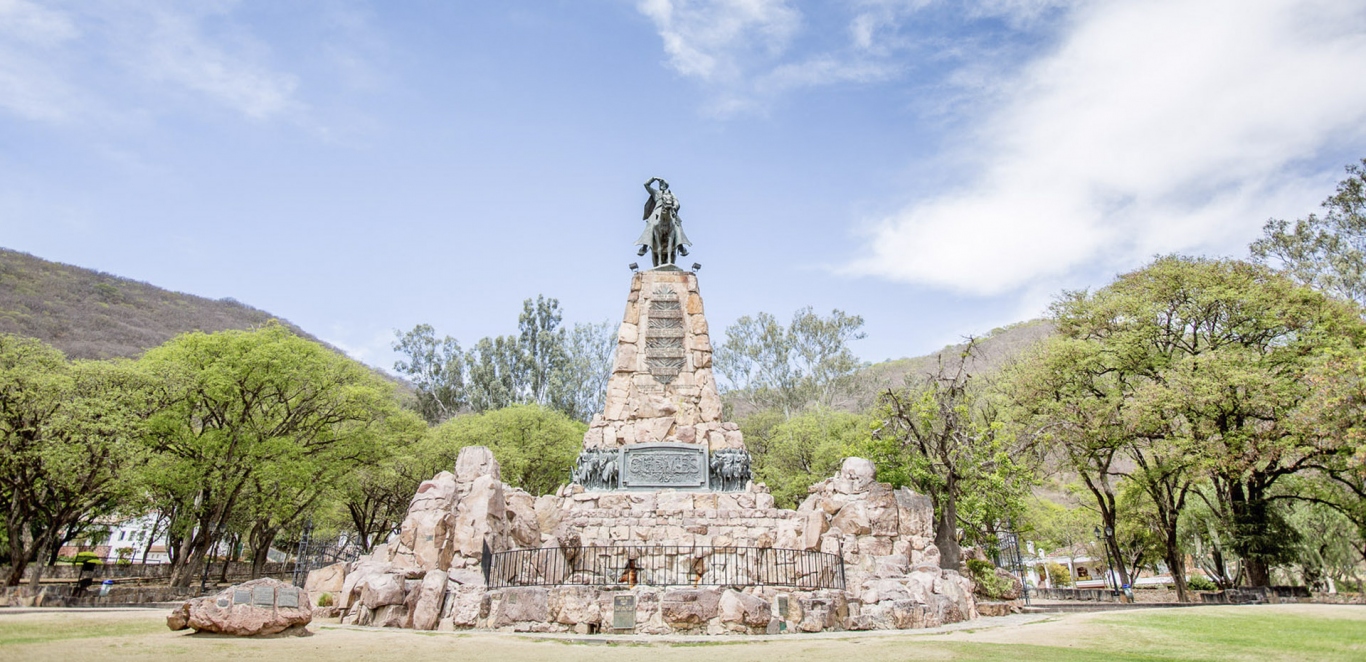 Monumento G&Atilde;&frac14;emes - Salta
